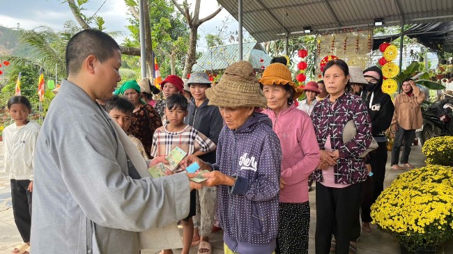 Hình ảnh cứu trợ bảo lụt đợt 2