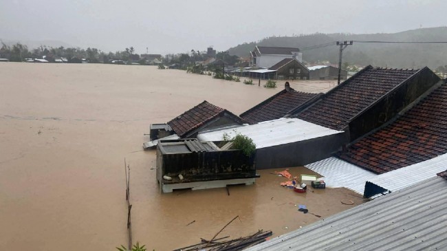 hinh ảnh bão lụt tại VN 2025